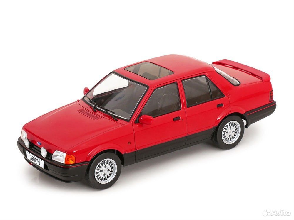 Коллекционная модель Ford Orion Mkii 1600E 1986 Red 1:18 MCG