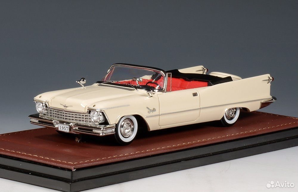 Коллекционная модель Chrysler Imperial Crown Convertible 1957 1:43