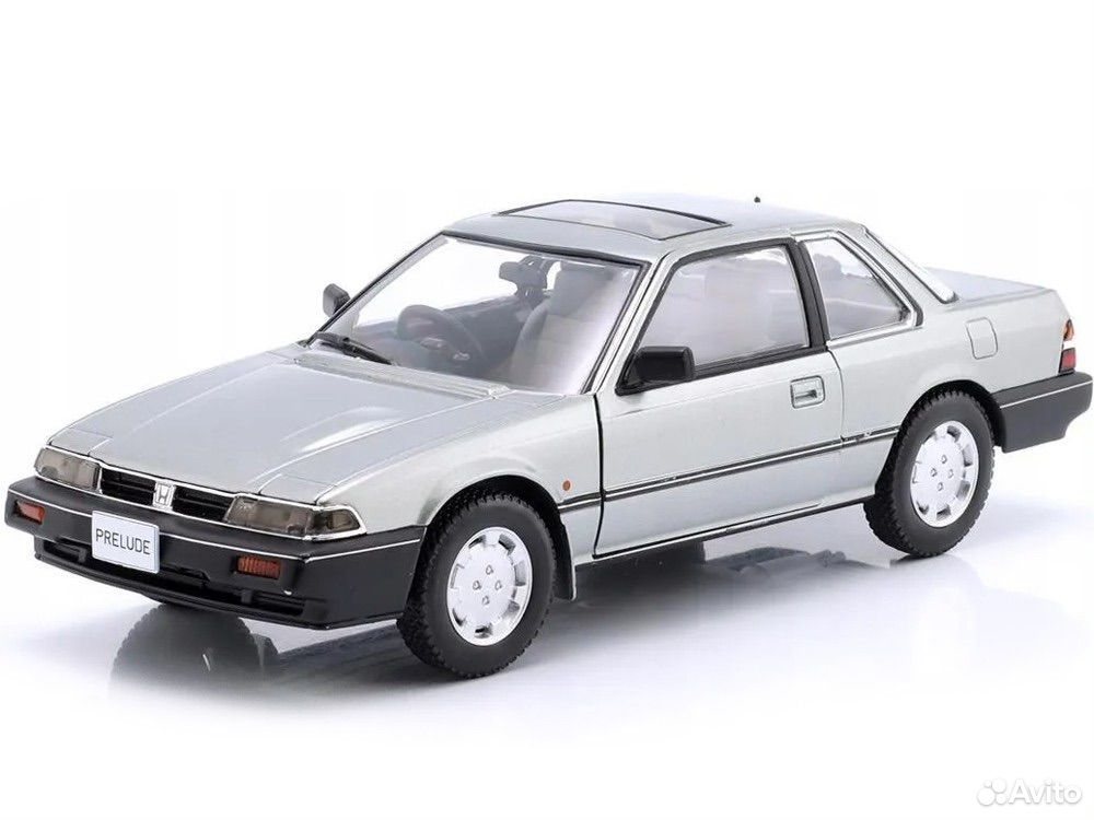 Коллекционная модель Whitebox Honda Prelude Coupe 1985 1:24 IXO