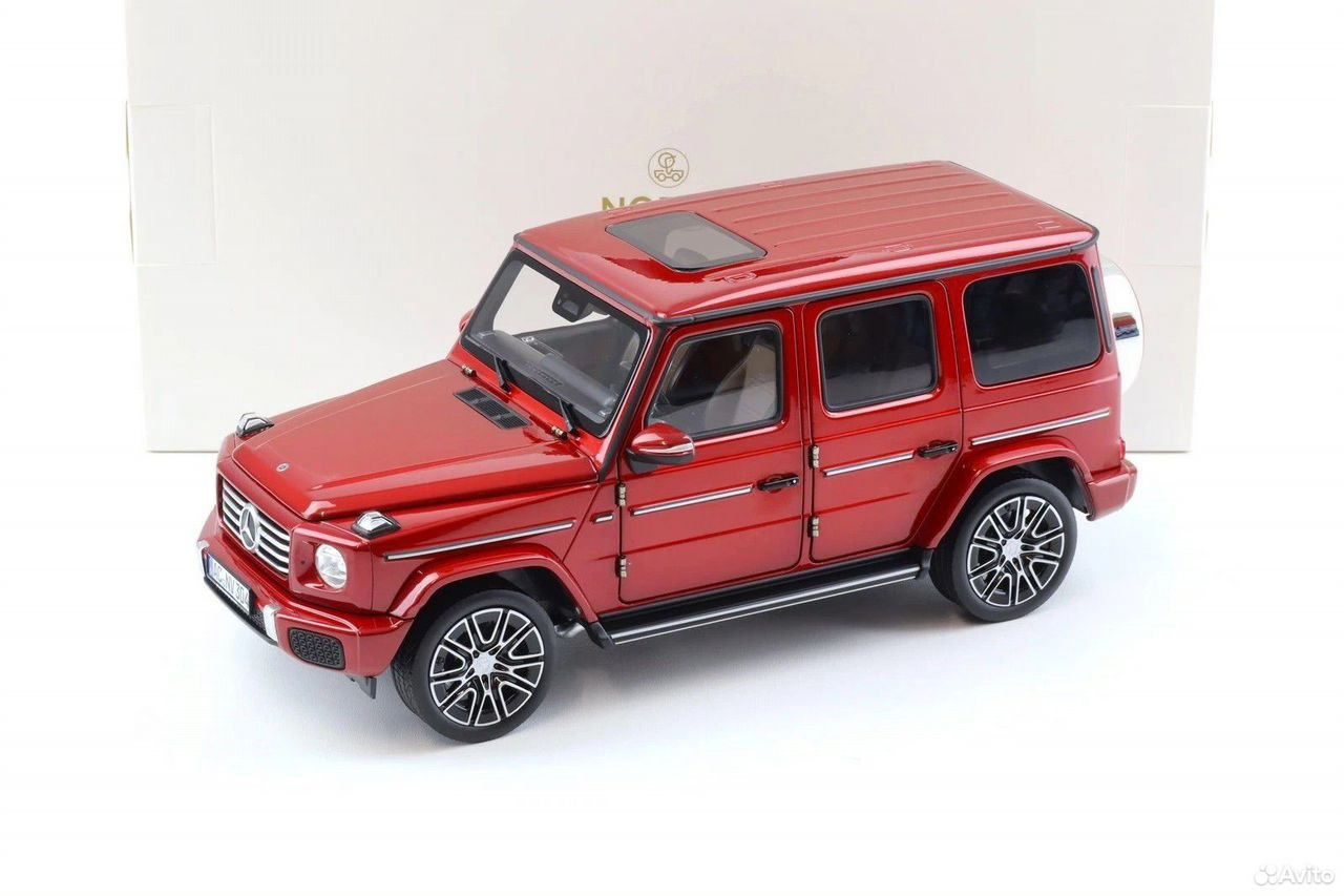 Коллекционная модель Mercedes-Benz G-class 4x4 2024 Hyacinth Red 1:18