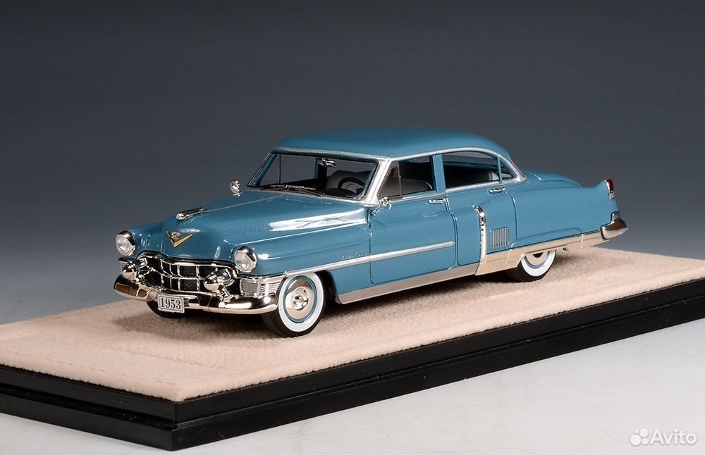 Коллекционная модель Cadillac Fleetwood Sixty Special 1953 1:43