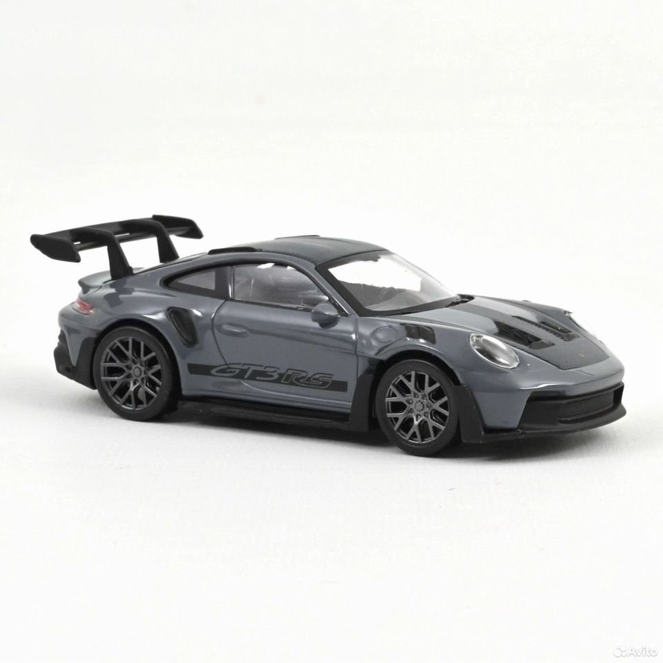 Коллекционная модель Porsche 911 GT3 RS Coupe Weissach Pack 2022 1:43