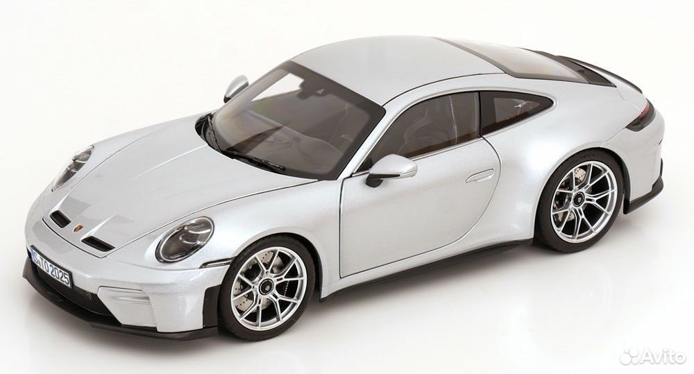Коллекционная модель Porsche 911 GT3 Touring Pack 2025 1:18