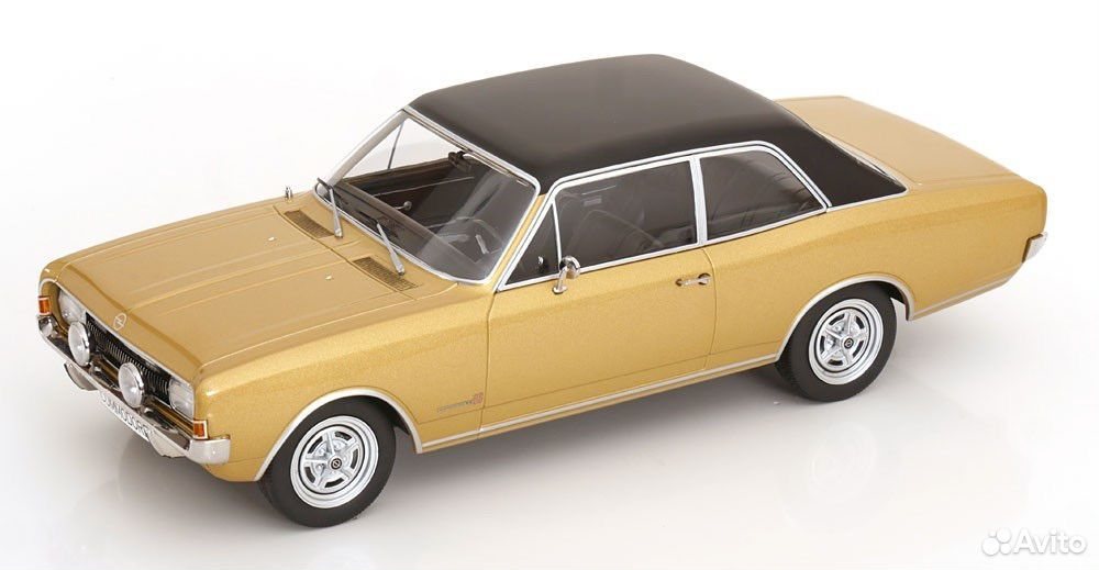 Коллекционная модель Opel Commodore A 1967 Beige 1:18 MCG