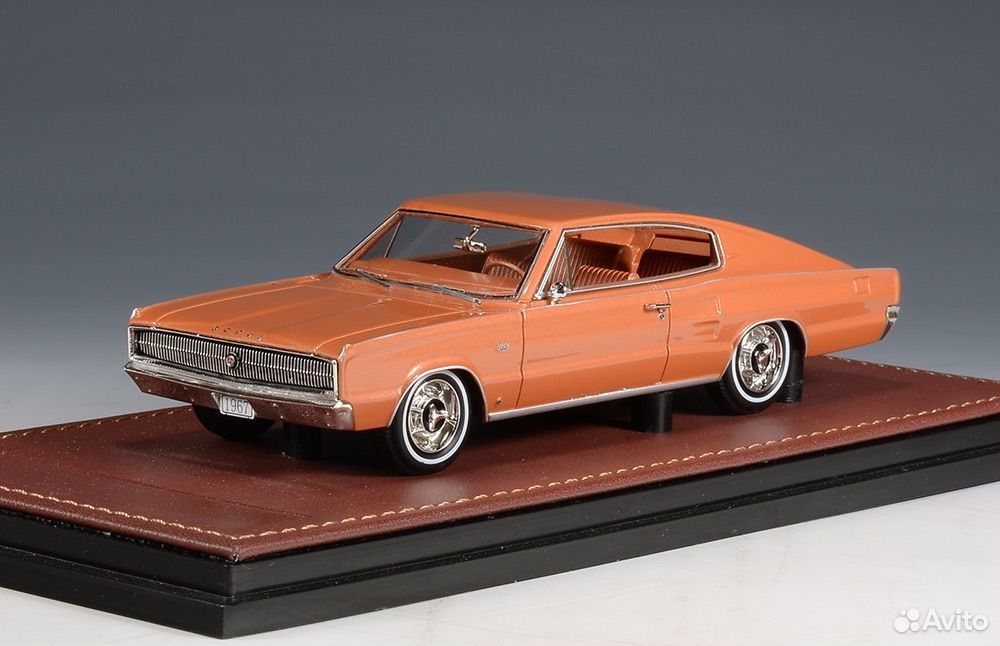 Коллекционная модель Dodge Charger 1967 Turbine Bronze Metallic 1:43
