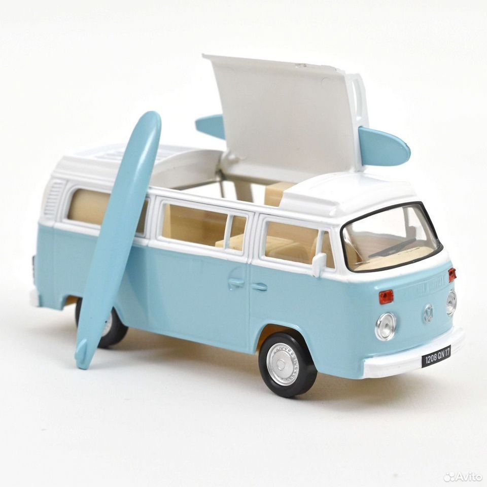 Коллекционная модель VW T2 Combi Camper Van с досками 1:43