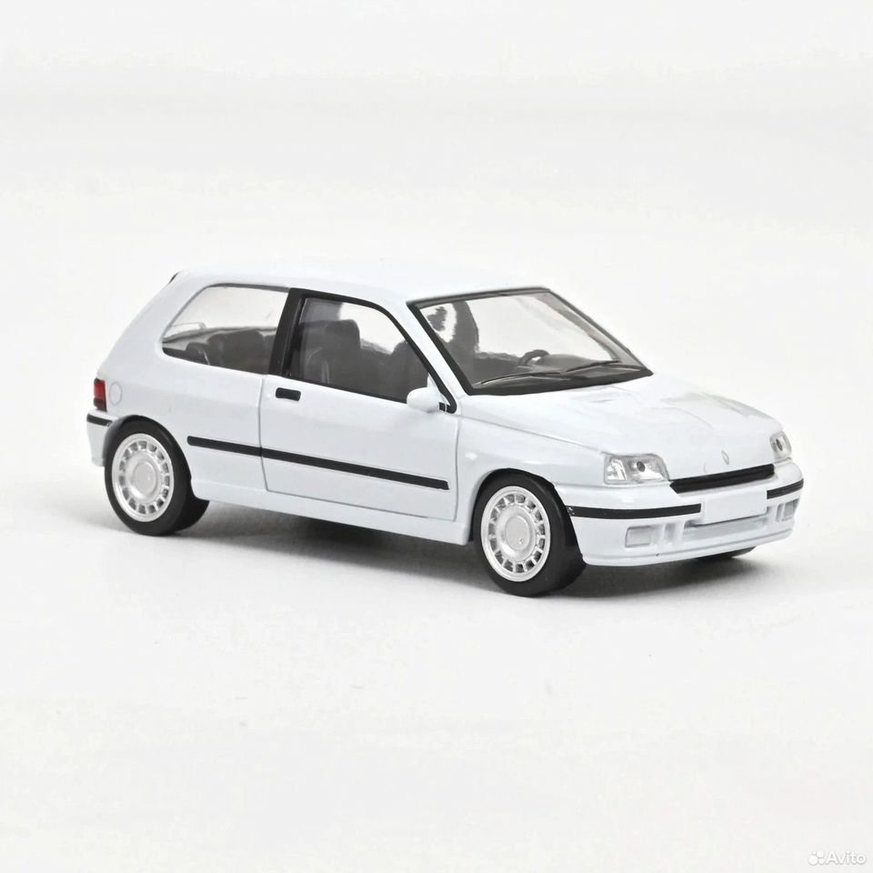 Коллекционная модель Renault Clio 16S 1991 white 1:43 Norev