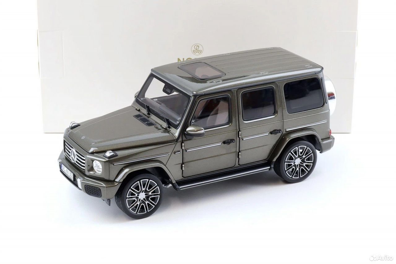 Коллекционная модель Mercedes-Benz G-class 4x4 2024 Indium Grey 1:18