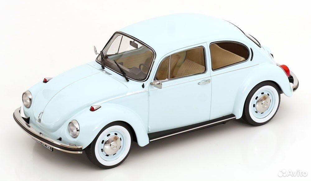 Коллекционная модель VW Beetle 1303 1973 Pastel Blue 1:18 Norev