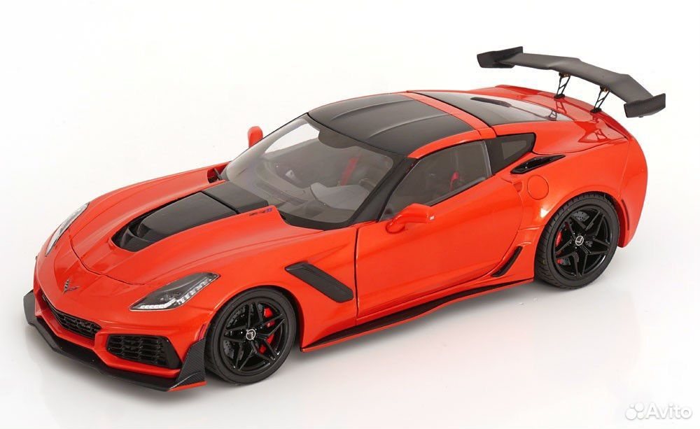 Коллекционная модель Chevrolet Corvette C7 ZR1 Coupe 2019 1:18