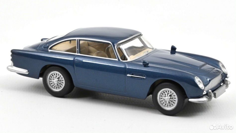 Коллекционная модель Aston Martin DB5 1963 Sierra Blue 1:43