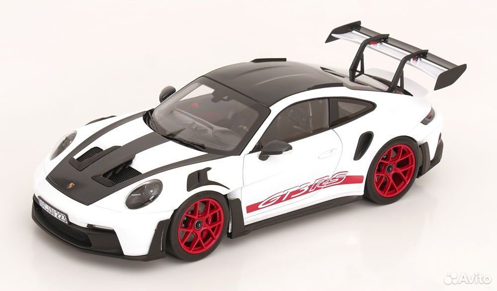 Коллекционная модель Porsche 911 GT3 RS Weissach Pack 2022 1:18
