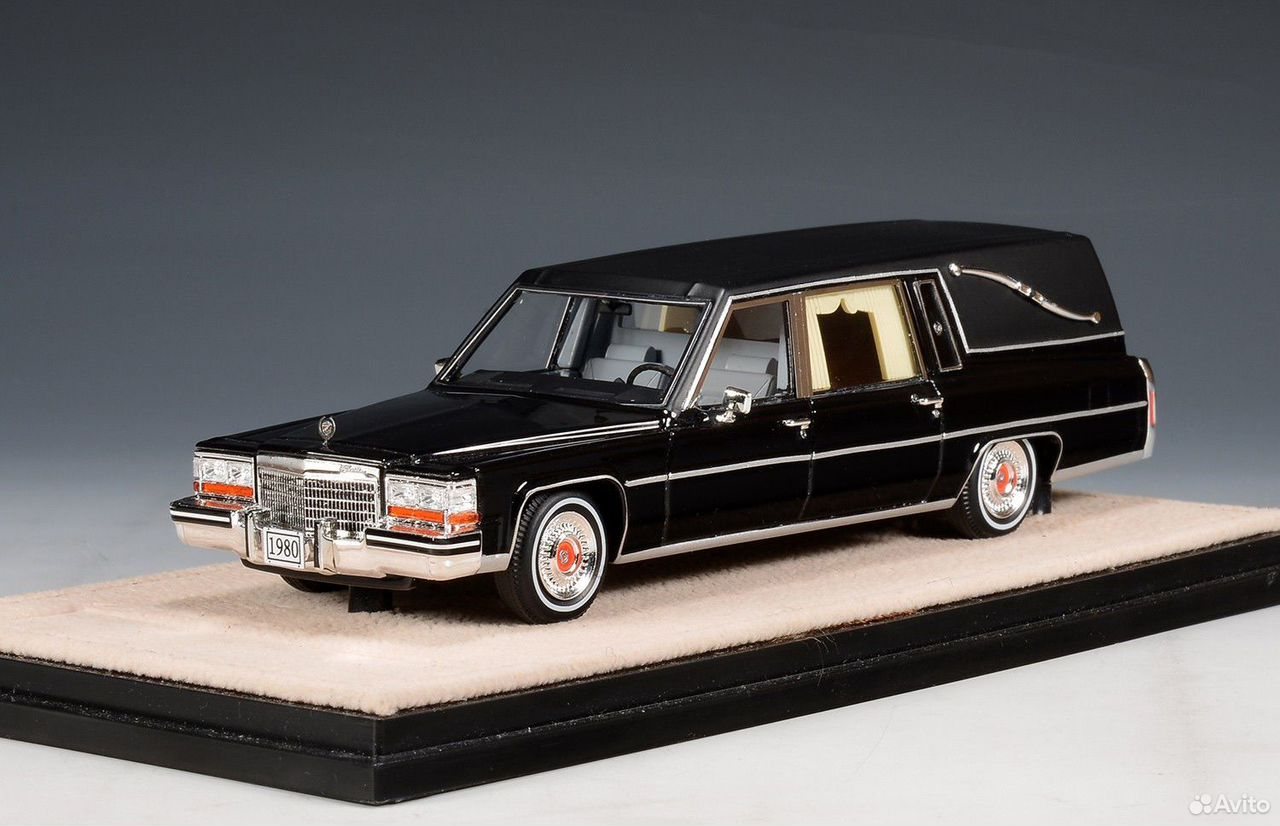 Коллекционная модель Cadillac Superior Hearse 1980 Black 1:43
