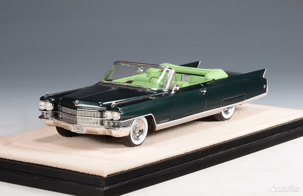 Коллекционная модель Cadillac Eldorado Biarritz 1963 1:43 GLM